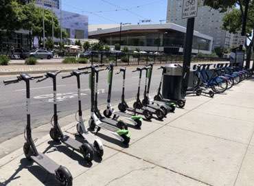 共享電動滑板車