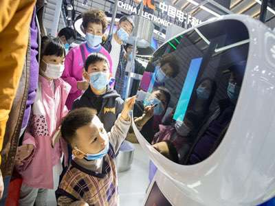 小度通過與產(chǎn)業(yè)鏈企業(yè)合作，能夠讓客人有更好的體驗(yàn)